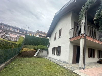 Villa bifamiliare in Via Cornizzolo, 30, Eupilio (CO)