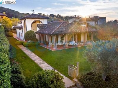 Villa in ottime condizioni in vendita a Peschiera Del Garda