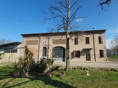 villa in vendita a San Possidonio