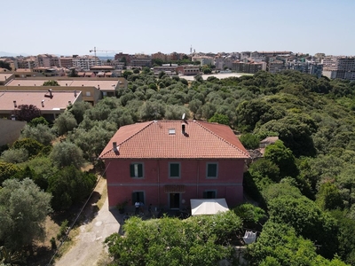 Villa in Vendita a Sassari, 790'000€, 25000 m²
