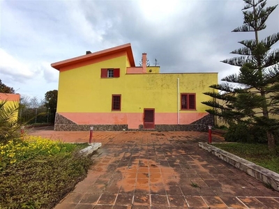 Villa in Vendita a Sassari, zona Periferia, 299'000€, 270 m²