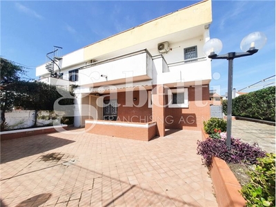 Villa in Via Marenola , 22, Giugliano in Campania (NA)