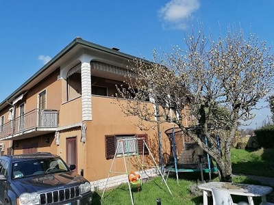 Villa trifamiliare in Via Vittorio Veneto, 13, Palazzo Pignano (CR)