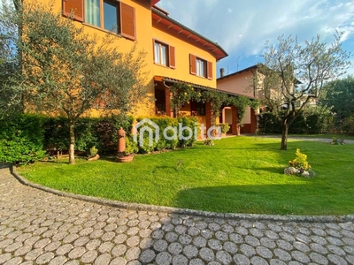Villa, via Cetinale, zona San Cipriano S.Barbara Centinal, Cavriglia