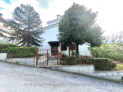 Appartamento in Affitto a Ascoli Piceno, zona Case di Coccia, 150 m²