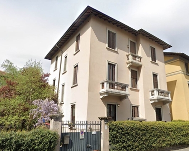 Appartamento in affitto a Milano De Angeli