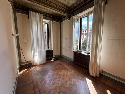 Appartamento in Affitto a Torino, 1'800€, 220 m²