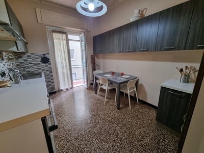 Appartamento in Vendita a Genova, zona Molassana, 55'000€, 50 m²