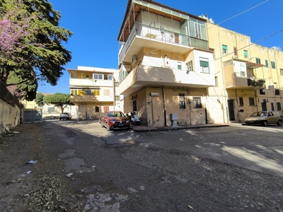 Appartamento in Vendita a Messina, 50'000€, 73 m²