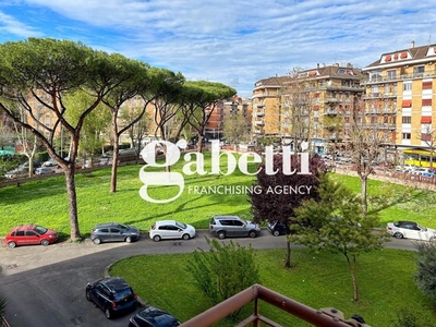 Appartamento in Vendita a Roma, 159'000€, 94 m²