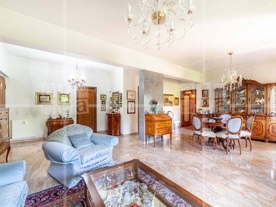 Appartamento in Vendita a Roma, zona Bravetta, 520'000€, 171 m²