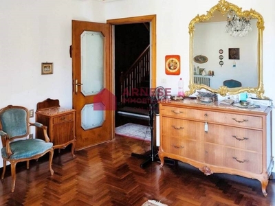Appartamento in Vendita a Savona, zona Oltreletimbro, 295'000€, 184 m²