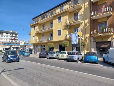 Attività / Licenza in affitto a Montecorvino Pugliano