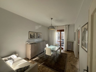 Bilocale in Affitto a Torino, zona Crocetta, 700€, 65 m², arredato