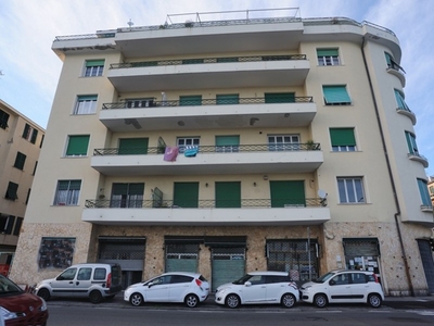 Bilocale in Vendita a Genova, zona Pegli Lido Marina Castelluccio, 55'000€, 45 m²