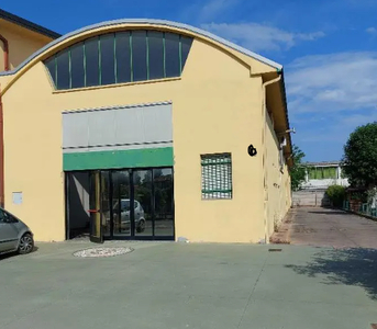 capannone in vendita a Faenza