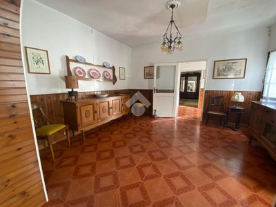 Casa indipendente in vendita