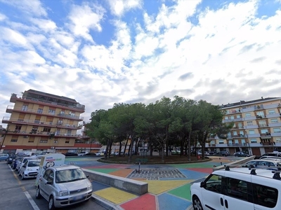 Immobile commerciale in Vendita a Pescara, zona Zona Stadio, 183'000€, 104 m²