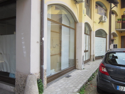 negozio in vendita a Cassina de' Pecchi