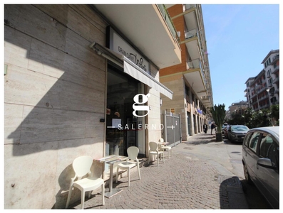 Negozio / Locale in affitto a Salerno