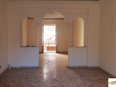 Quadrilocale in Vendita a Palermo, 125'000€, 134 m²