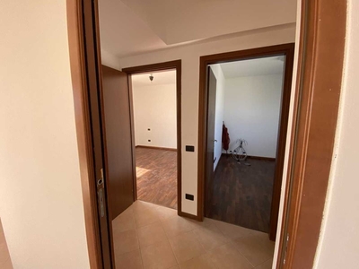 Trilocale in Affitto a Parma, 900€, 71 m²