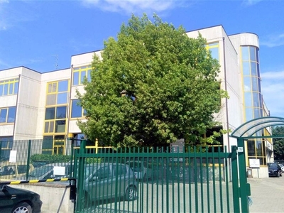 Ufficio in Vendita a Pescara, 350'000€, 450 m²