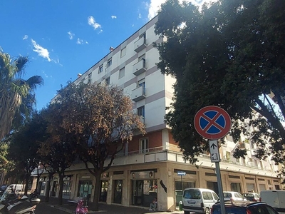 Ufficio in Vendita a Pescara, zona Centro, 175'000€, 99 m²