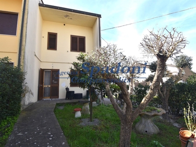 Villa a schiera in vendita a Lamporecchio Pistoia