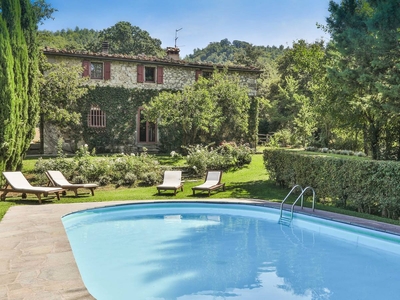 Villa con 7 stanze con piscina privata, terrazza e Wifi a Pieve Santo Stefano
