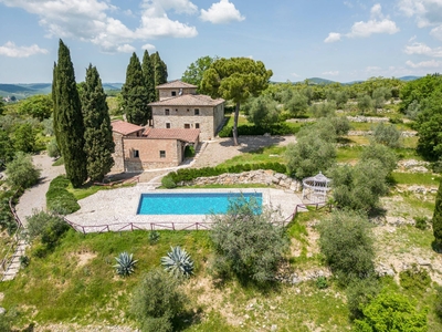 Villa in vendita a Gaiole in Chianti - Zona: Lecchi