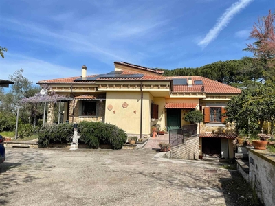Villa in vendita a Vetralla Viterbo Tre Croci