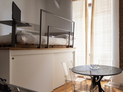 Appartamento monolocale in affitto a Garibaldi Repubblica, Milano