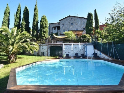 Casa vacanza di lusso: 120mq con parcheggio, WiFi, aria condizionata, piscina privata e giardino!