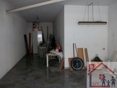 garage in vendita a Solaro