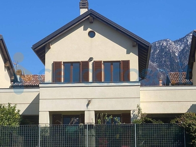 Villa a schiera in vendita in Via Laghetto Snc, Colico