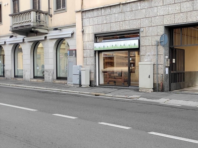 Affitto Attività commerciale, in zona CENTRO, SARONNO