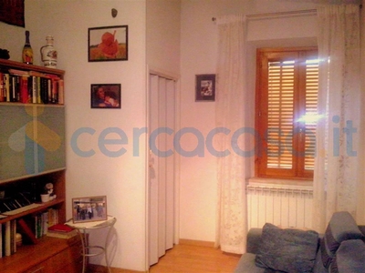 Appartamento Bilocale in ottime condizioni, in vendita a Colle Di Val D'elsa