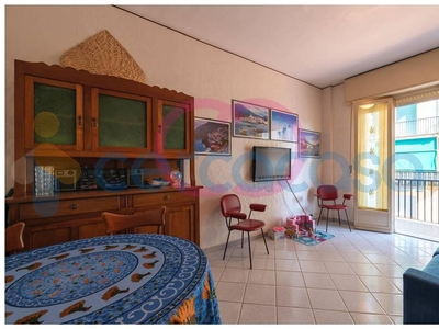 Appartamento Bilocale in vendita in Via Pizzorno 11, Varazze