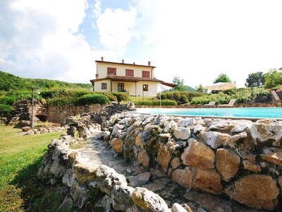 Appartamento con giardino e piscina, a piedi da Gambassi Terme