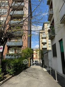 Appartamento in Vendita in Via Mac Mahon 48 a Milano