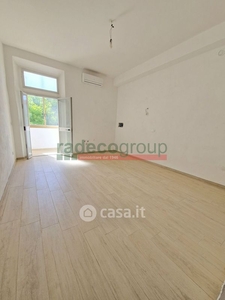 Appartamento in Vendita in Via Serafino de Tivoli a Livorno