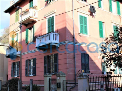 Appartamento Trilocale in ottime condizioni, in vendita in Viale Cembrano, Genova