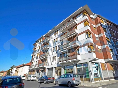 Appartamento Trilocale in vendita in Via Enrico Bertana 22, Casale Monferrato
