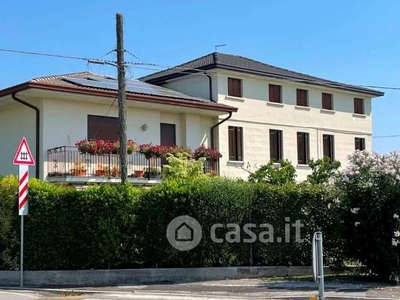 Casa Bi/Trifamiliare in Vendita in Via Giuseppe Garibaldi a San Martino di Lupari