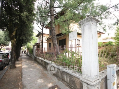 Casa Bi/Trifamiliare in Vendita in Via Monte Nero a Brescia