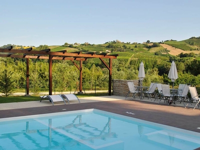 Casa con 2 stanze con accesso piscina e Wifi a Montalto delle Marche