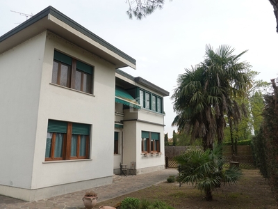 Casa indipendente con giardino a Suzzara