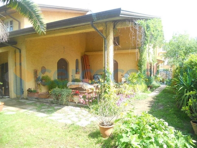 Casa semi indipendente in vendita in Via Palvotrisia 96, Castelnuovo Magra