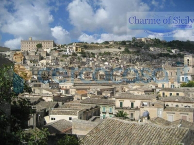 Casa singola da ristrutturare, in vendita in Mandolfo, Modica